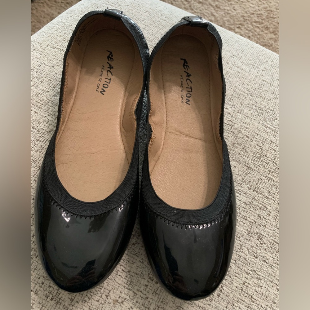 Reaction Kenneth Cole Black Patent Ballet Flats